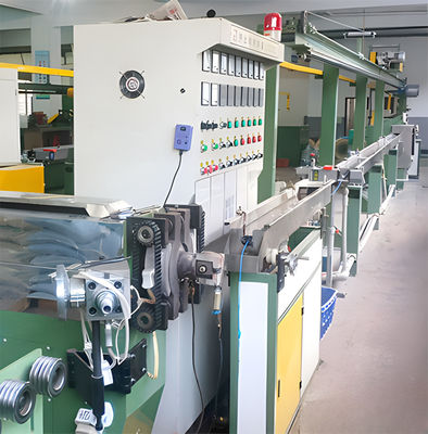 Ein guter Preis. Niederspannungskabelextrudermaschine 1mm2-16mm2 Kabelstrangleitung Online